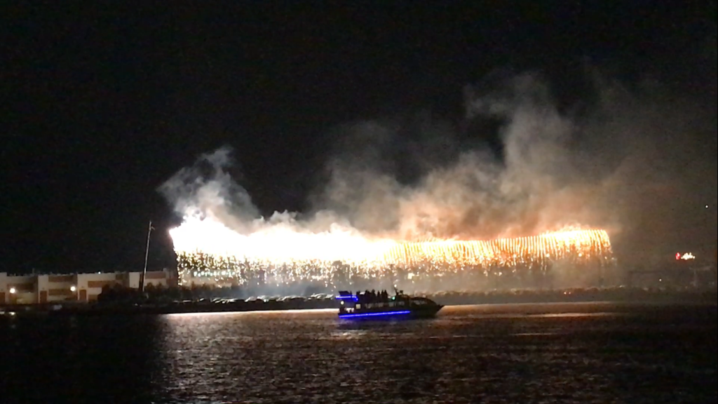 。フェスティバルウォーク花火ナイアガラ2017